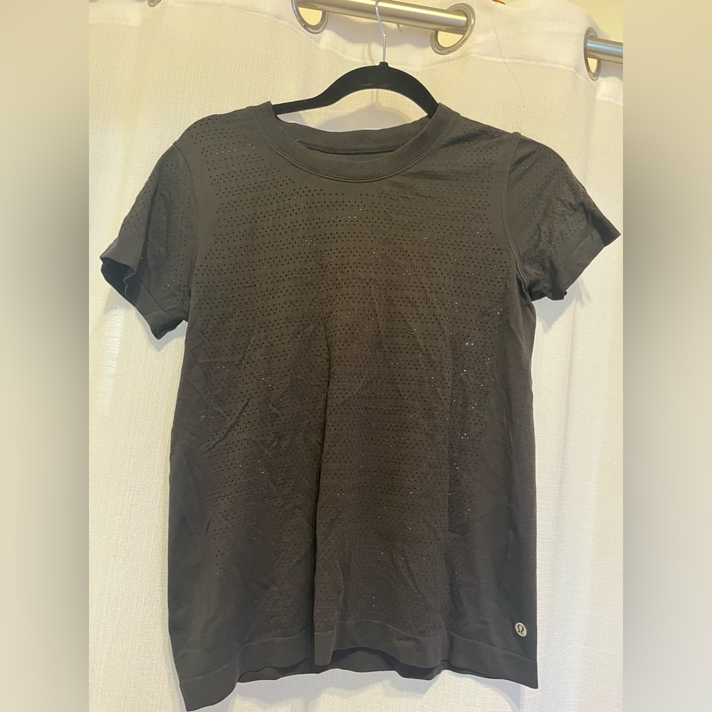 Black Lululemon workout top